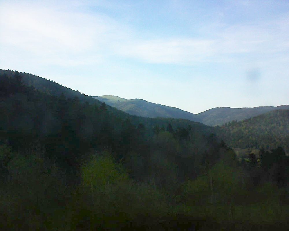 Le petit ballon vu depuis le Domaine Langmatt à Murbach le 18.04.2018 à 18:30 Le petit ballon (Alsace, Vosges) le 18.04.2018 à 18:30