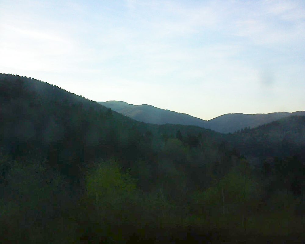 Le petit ballon vu depuis le Domaine Langmatt à Murbach le 18.04.2018 à 19:45 Le petit ballon (Alsace, Vosges) le 18.04.2018 à 19:45