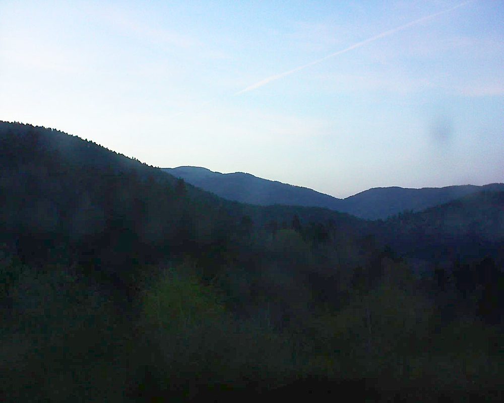 Le petit ballon vu depuis le Domaine Langmatt à Murbach le 18.04.2018 à 20:30 Le petit ballon (Alsace, Vosges) le 18.04.2018 à 20:30