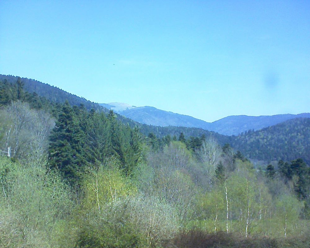 Le petit ballon vu depuis le Domaine Langmatt à Murbach le 19.04.2018 à 11:45 Le petit ballon (Alsace, Vosges) le 19.04.2018 à 11:45