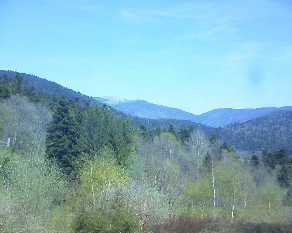 Le petit ballon vu depuis le Domaine Langmatt à Murbach le 19.04.2018 à 12:45 Le petit ballon (Alsace, Vosges) le 19.04.2018 à 12:45
