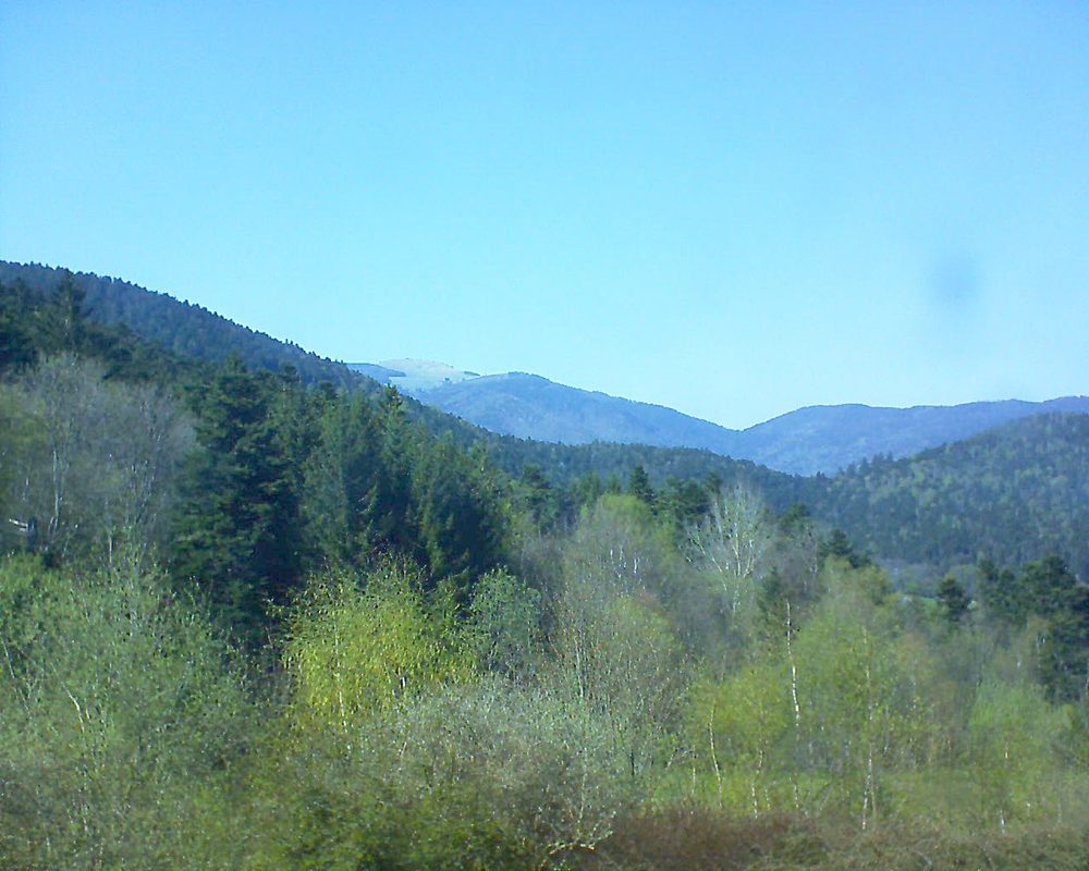 Le petit ballon vu depuis le Domaine Langmatt à Murbach le 19.04.2018 à 16:00 Le petit ballon (Alsace, Vosges) le 19.04.2018 à 16:00