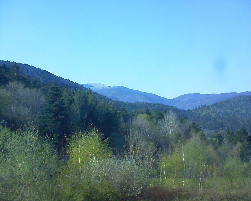Le petit ballon vu depuis le Domaine Langmatt à Murbach le 19.04.2018 à 17:15 Le petit ballon (Alsace, Vosges) le 19.04.2018 à 17:15