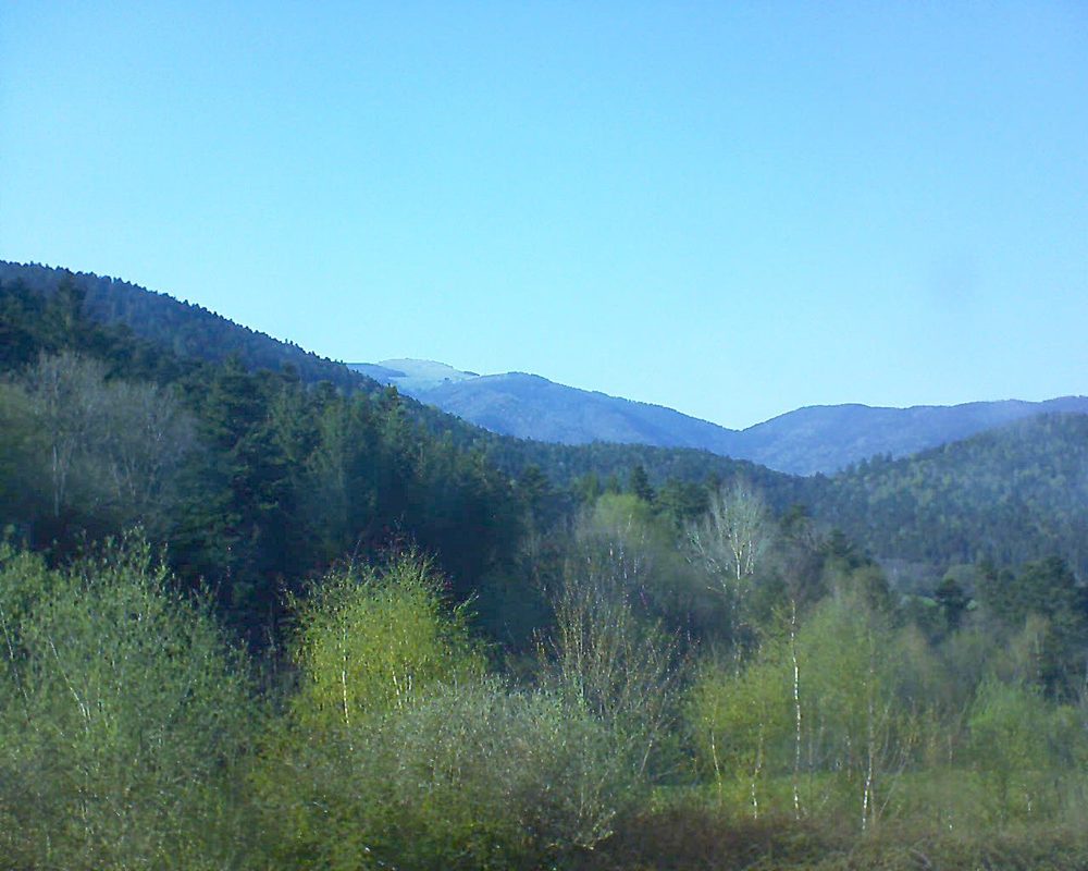 Le petit ballon vu depuis le Domaine Langmatt à Murbach le 19.04.2018 à 17:30 Le petit ballon (Alsace, Vosges) le 19.04.2018 à 17:30