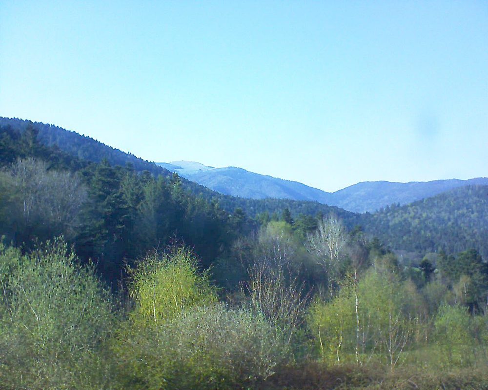 Le petit ballon vu depuis le Domaine Langmatt à Murbach le 19.04.2018 à 17:45 Le petit ballon (Alsace, Vosges) le 19.04.2018 à 17:45
