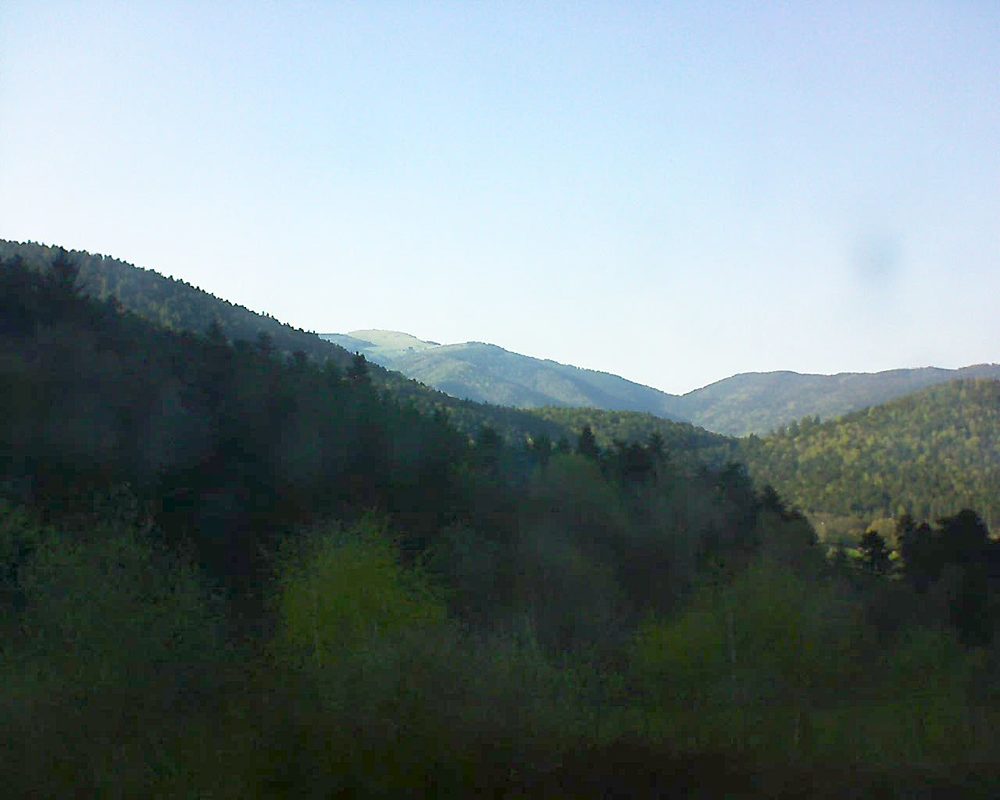 Le petit ballon vu depuis le Domaine Langmatt à Murbach le 19.04.2018 à 18:15 Le petit ballon (Alsace, Vosges) le 19.04.2018 à 18:15