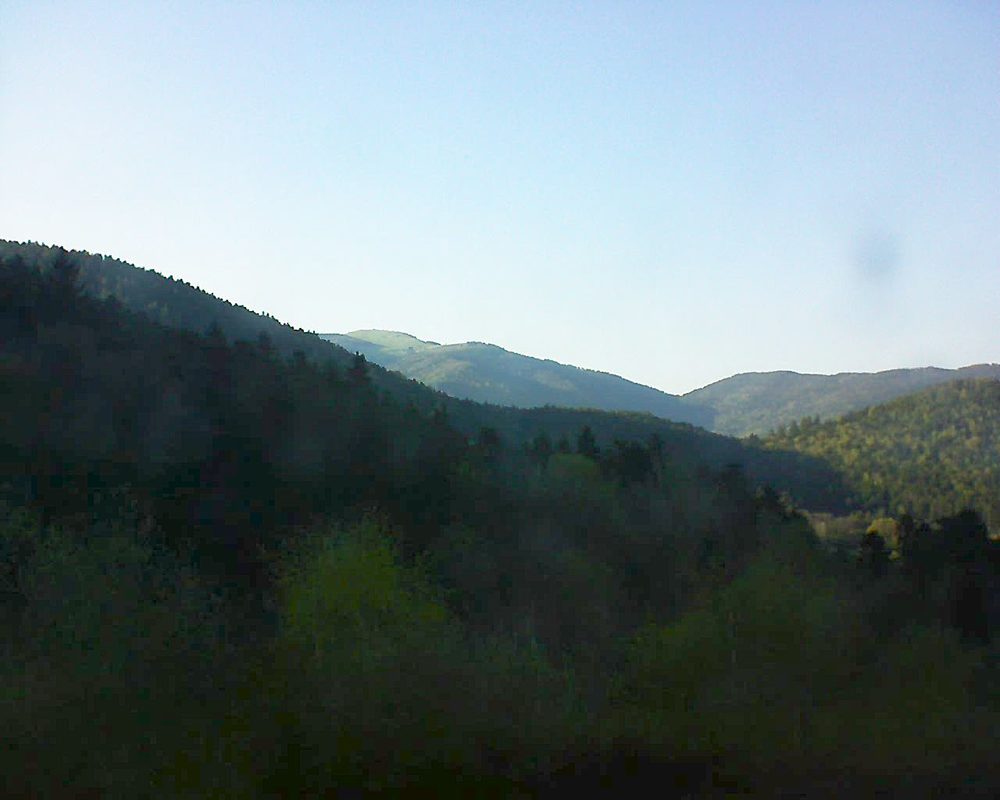 Le petit ballon vu depuis le Domaine Langmatt à Murbach le 19.04.2018 à 18:45 Le petit ballon (Alsace, Vosges) le 19.04.2018 à 18:45