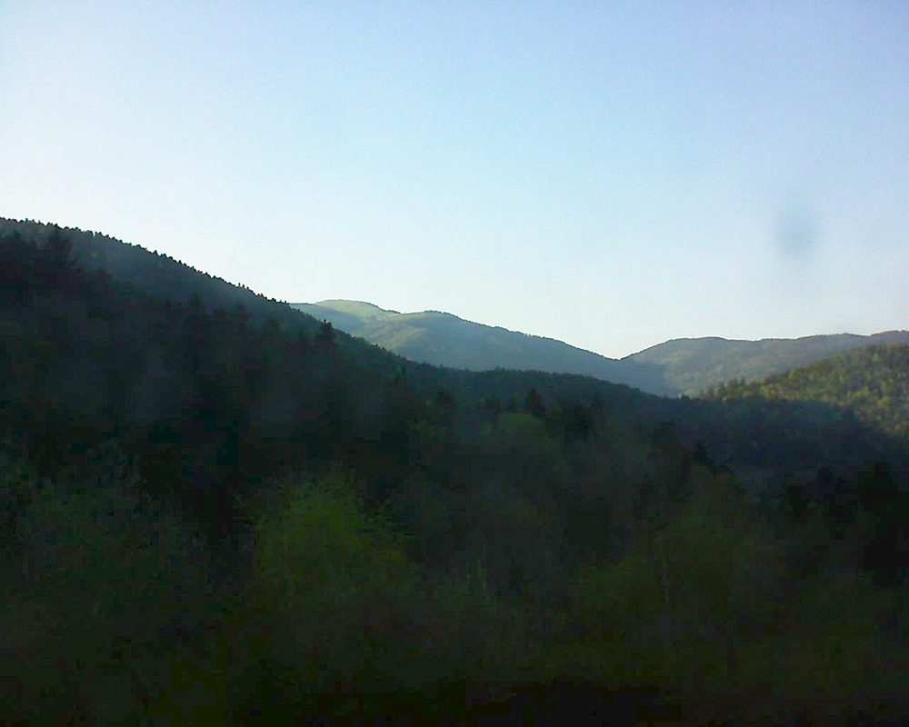 Le petit ballon vu depuis le Domaine Langmatt à Murbach le 19.04.2018 à 19:00 Le petit ballon (Alsace, Vosges) le 19.04.2018 à 19:00