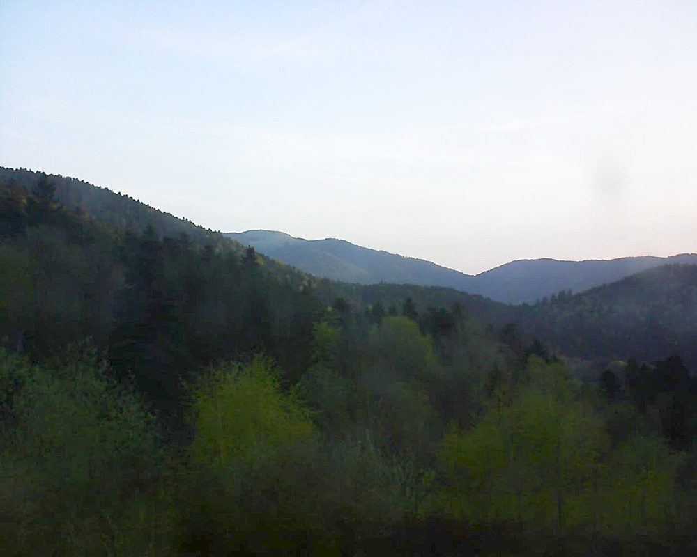Le petit ballon vu depuis le Domaine Langmatt à Murbach le 20.04.2018 à 07:00 Le petit ballon (Alsace, Vosges) le 20.04.2018 à 07:00