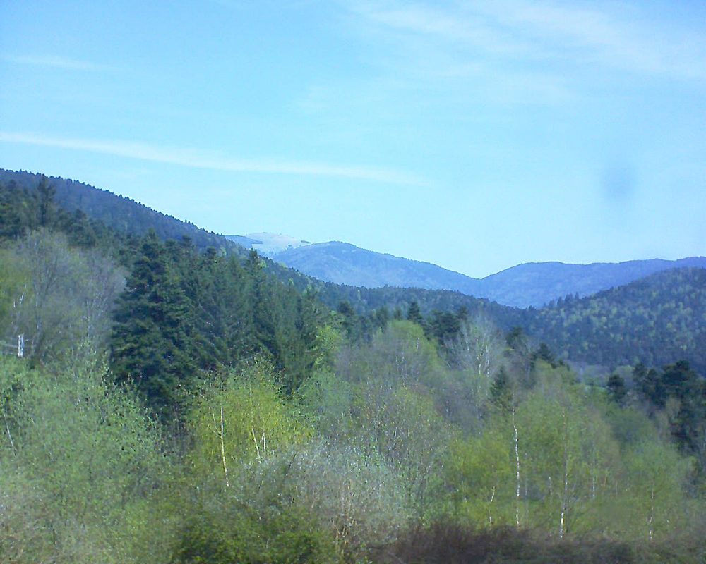 Le petit ballon vu depuis le Domaine Langmatt à Murbach le 20.04.2018 à 11:45 Le petit ballon (Alsace, Vosges) le 20.04.2018 à 11:45