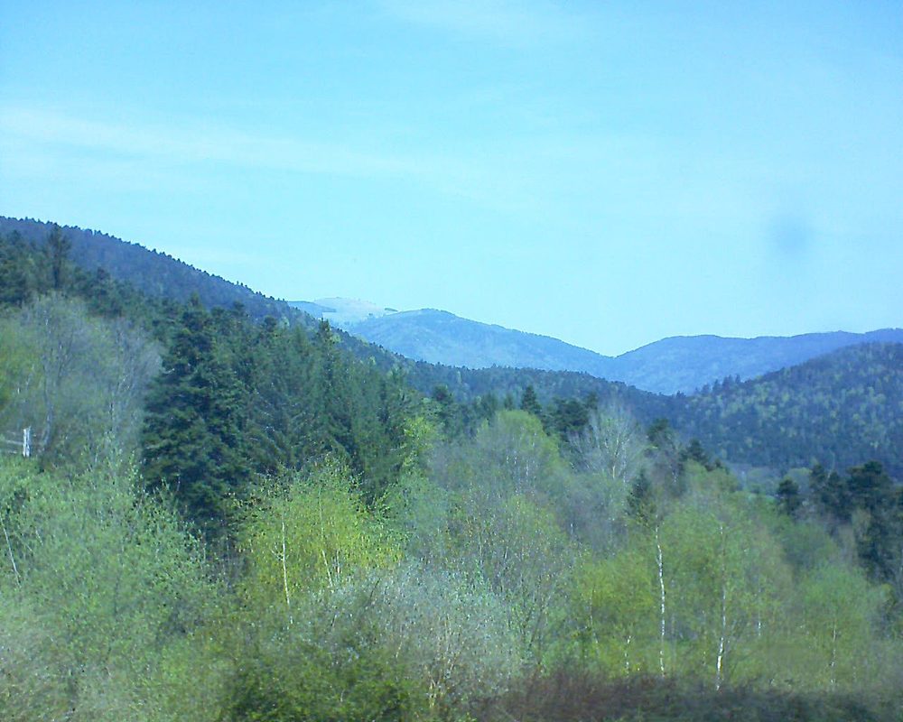 Le petit ballon vu depuis le Domaine Langmatt à Murbach le 20.04.2018 à 12:15 Le petit ballon (Alsace, Vosges) le 20.04.2018 à 12:15