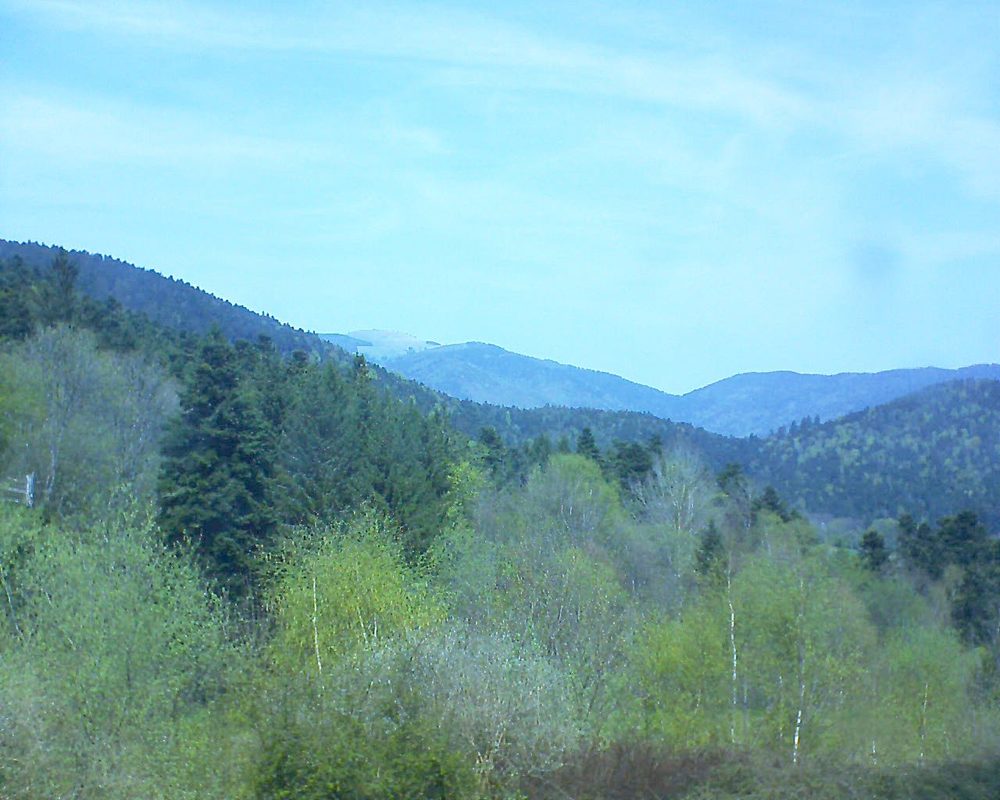 Le petit ballon vu depuis le Domaine Langmatt à Murbach le 20.04.2018 à 13:15 Le petit ballon (Alsace, Vosges) le 20.04.2018 à 13:15