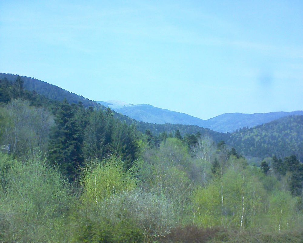 Le petit ballon vu depuis le Domaine Langmatt à Murbach le 20.04.2018 à 15:00 Le petit ballon (Alsace, Vosges) le 20.04.2018 à 15:00