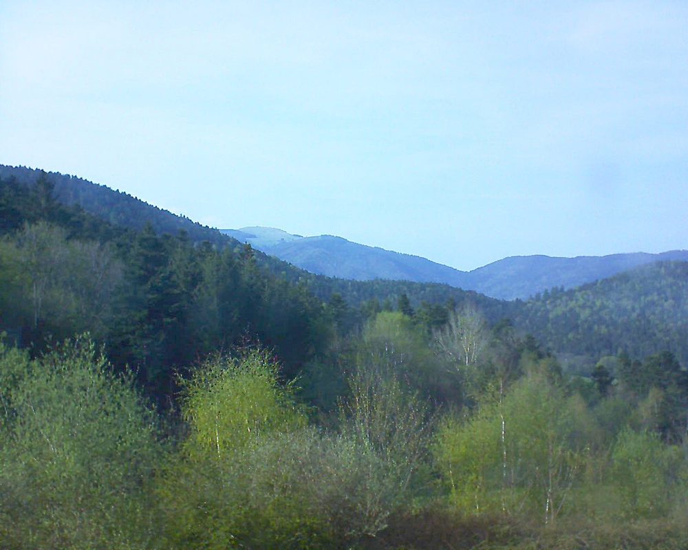 Le petit ballon vu depuis le Domaine Langmatt à Murbach le 20.04.2018 à 17:30 Le petit ballon (Alsace, Vosges) le 20.04.2018 à 17:30