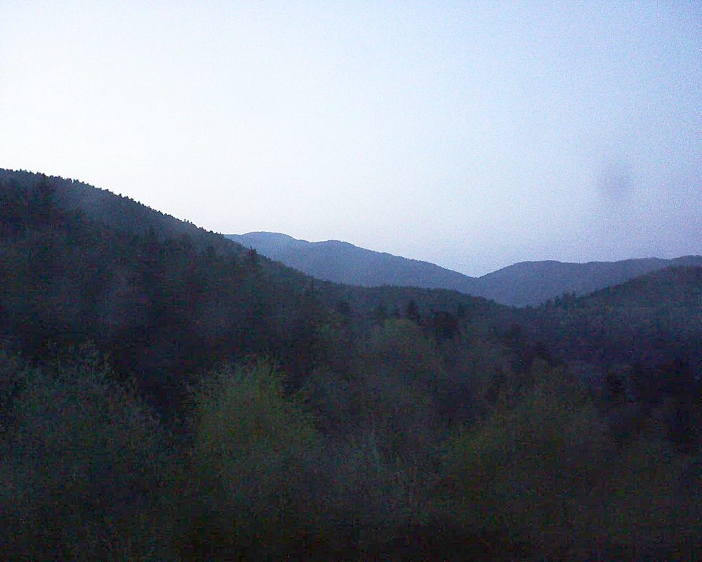 Le petit ballon vu depuis le Domaine Langmatt à Murbach le 20.04.2018 à 20:45 Le petit ballon (Alsace, Vosges) le 20.04.2018 à 20:45