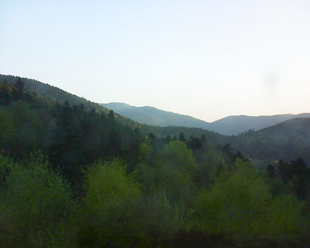 Le petit ballon vu depuis le Domaine Langmatt à Murbach le 21.04.2018 à 07:00 Le petit ballon (Alsace, Vosges) le 21.04.2018 à 07:00