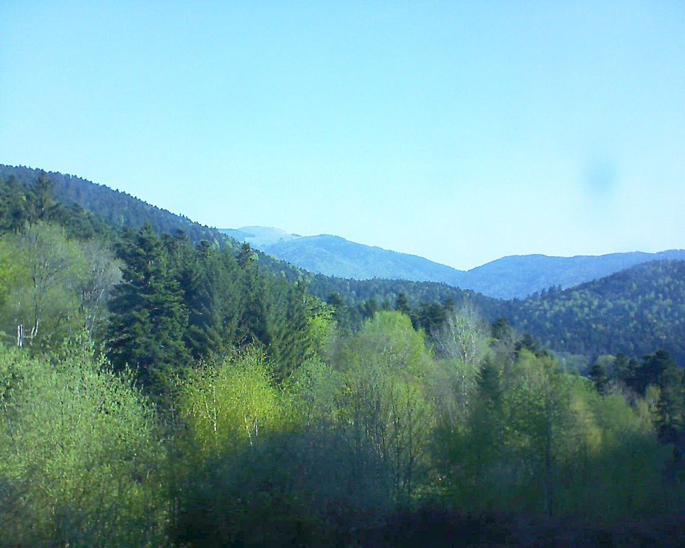 Le petit ballon vu depuis le Domaine Langmatt à Murbach le 21.04.2018 à 09:30 Le petit ballon (Alsace, Vosges) le 21.04.2018 à 09:30