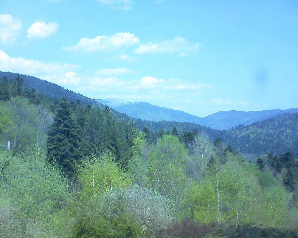Le petit ballon vu depuis le Domaine Langmatt à Murbach le 21.04.2018 à 12:30 Le petit ballon (Alsace, Vosges) le 21.04.2018 à 12:30