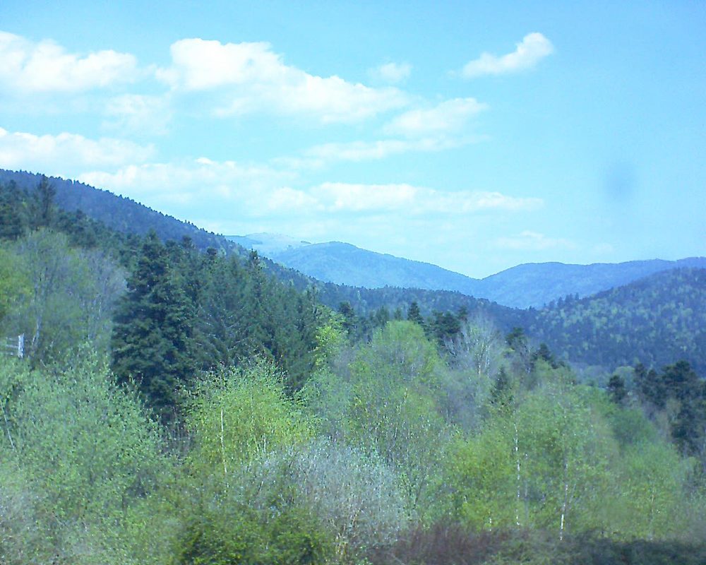 Le petit ballon vu depuis le Domaine Langmatt à Murbach le 21.04.2018 à 12:45 Le petit ballon (Alsace, Vosges) le 21.04.2018 à 12:45