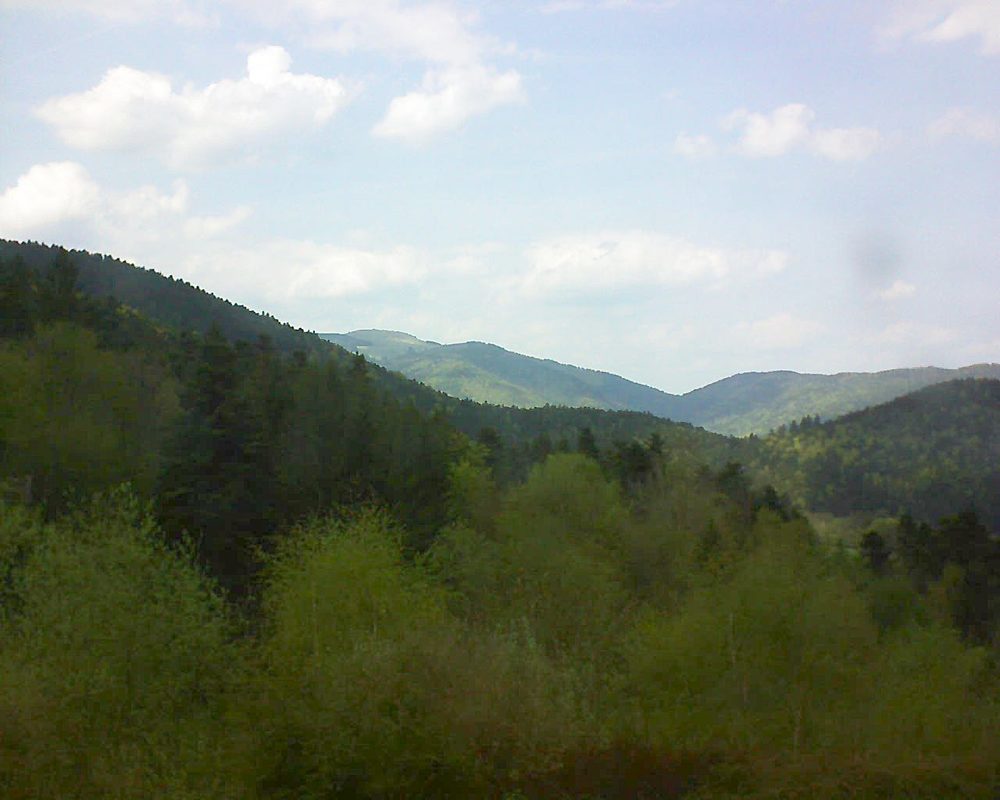 Le petit ballon vu depuis le Domaine Langmatt à Murbach le 21.04.2018 à 15:15 Le petit ballon (Alsace, Vosges) le 21.04.2018 à 15:15