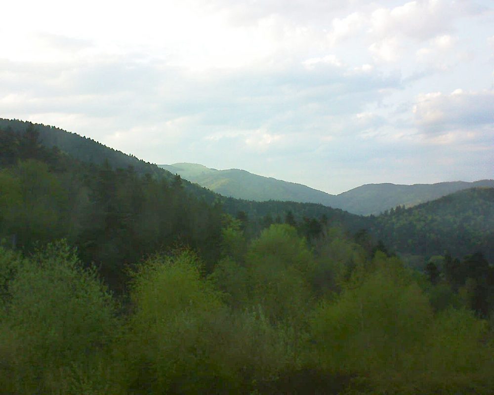 Le petit ballon vu depuis le Domaine Langmatt à Murbach le 21.04.2018 à 19:45 Le petit ballon (Alsace, Vosges) le 21.04.2018 à 19:45