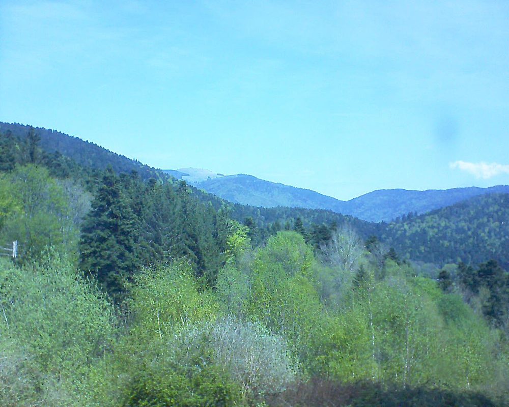 Le petit ballon vu depuis le Domaine Langmatt à Murbach le 22.04.2018 à 12:15 Le petit ballon (Alsace, Vosges) le 22.04.2018 à 12:15