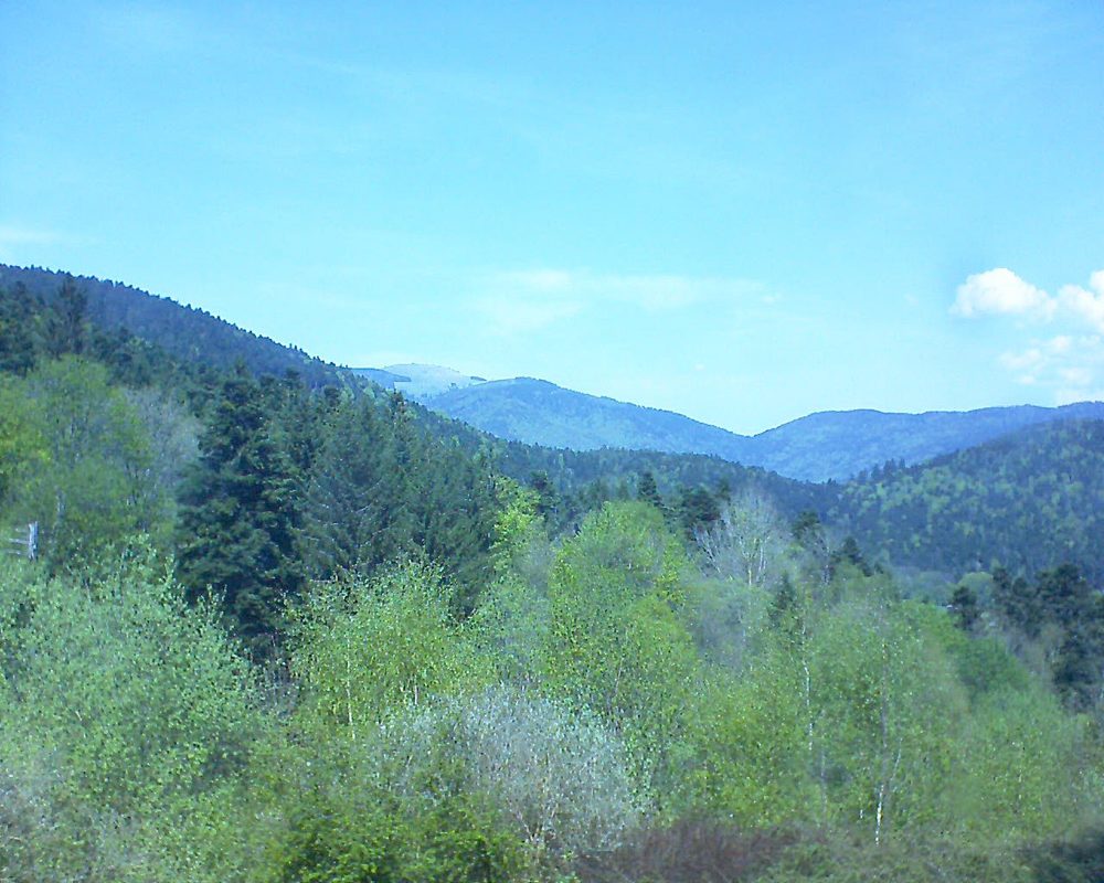 Le petit ballon vu depuis le Domaine Langmatt à Murbach le 22.04.2018 à 13:30 Le petit ballon (Alsace, Vosges) le 22.04.2018 à 13:30