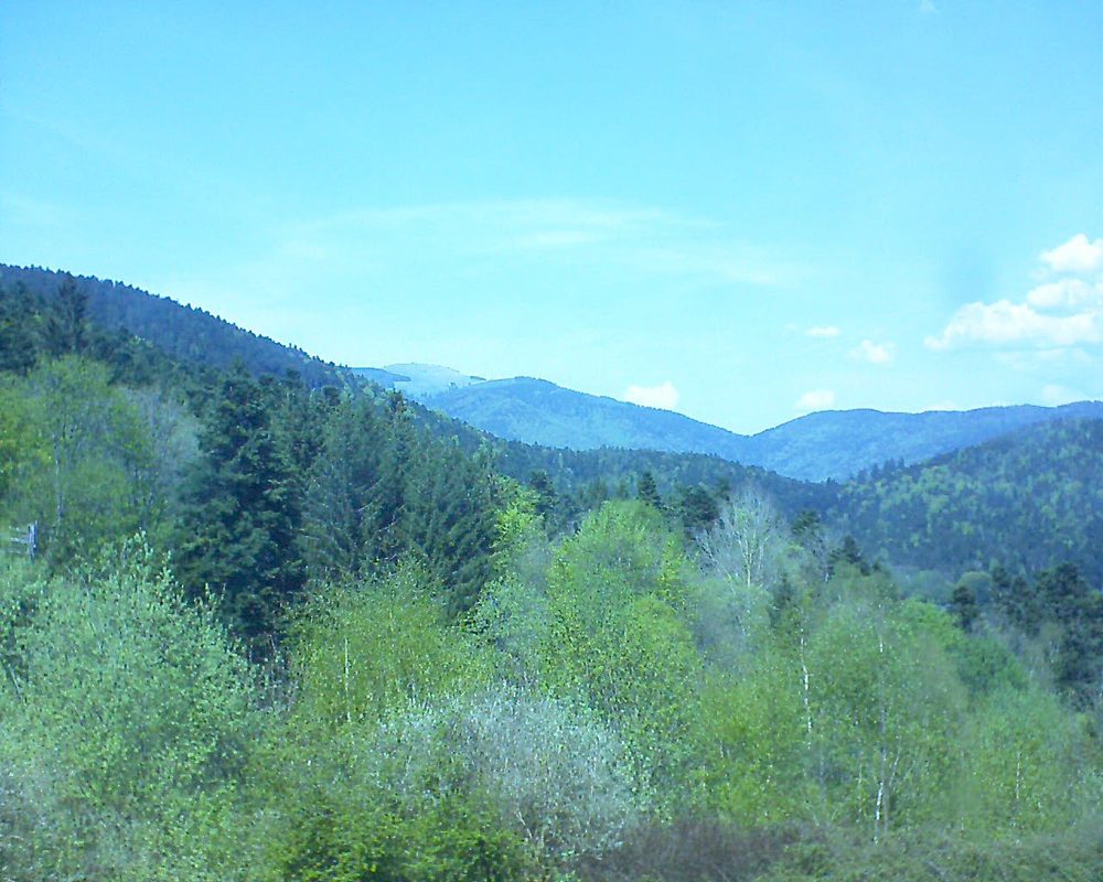 Le petit ballon vu depuis le Domaine Langmatt à Murbach le 22.04.2018 à 14:15 Le petit ballon (Alsace, Vosges) le 22.04.2018 à 14:15