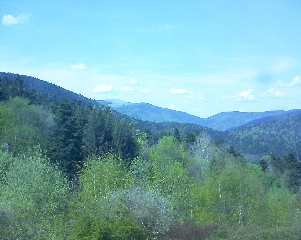 Le petit ballon vu depuis le Domaine Langmatt à Murbach le 22.04.2018 à 15:30 Le petit ballon (Alsace, Vosges) le 22.04.2018 à 15:30