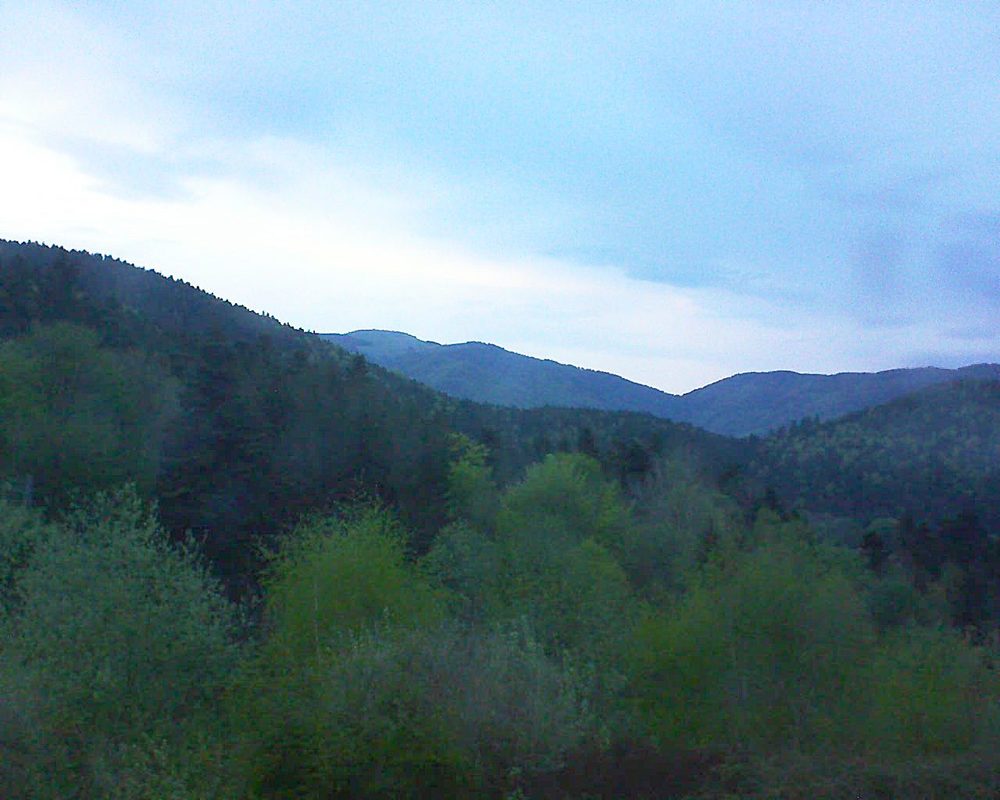 Le petit ballon vu depuis le Domaine Langmatt à Murbach le 22.04.2018 à 20:30 Le petit ballon (Alsace, Vosges) le 22.04.2018 à 20:30