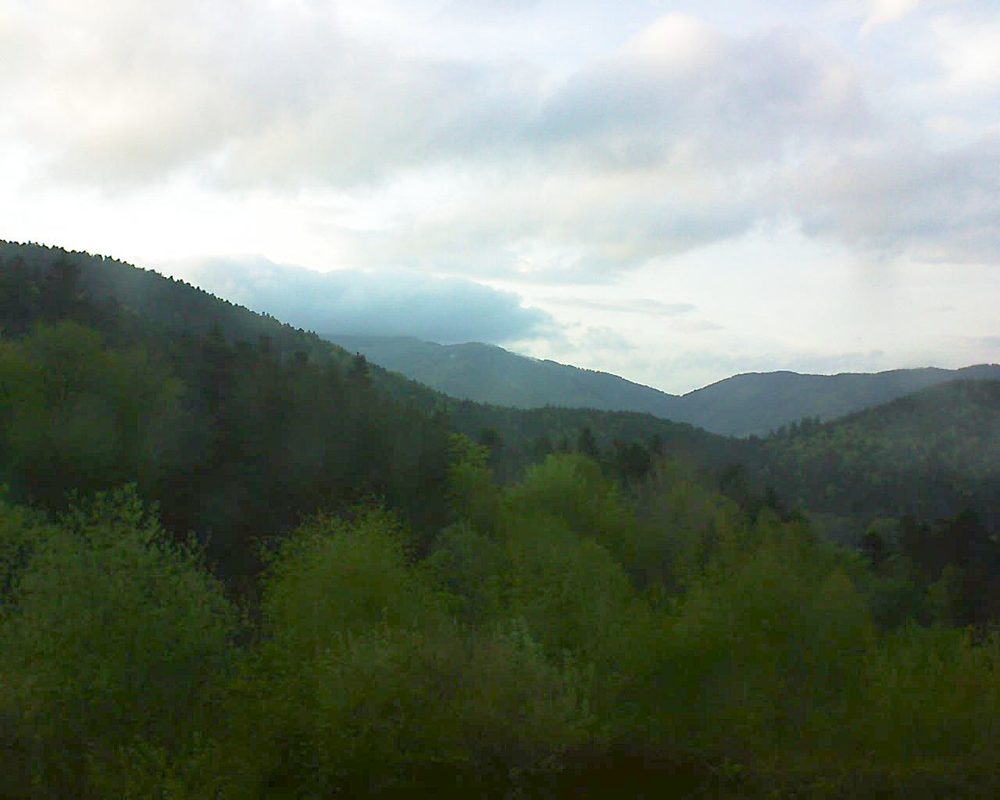 Le petit ballon vu depuis le Domaine Langmatt à Murbach le 23.04.2018 à 20:00 Le petit ballon (Alsace, Vosges) le 23.04.2018 à 20:00
