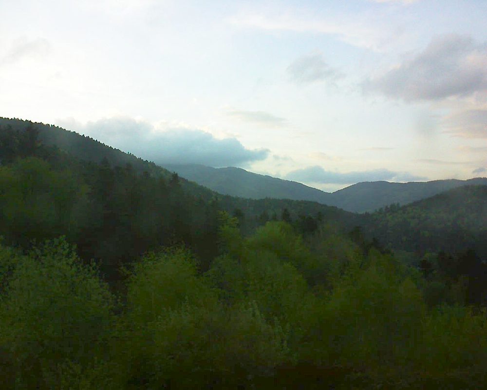 Le petit ballon vu depuis le Domaine Langmatt à Murbach le 23.04.2018 à 20:15 Le petit ballon (Alsace, Vosges) le 23.04.2018 à 20:15