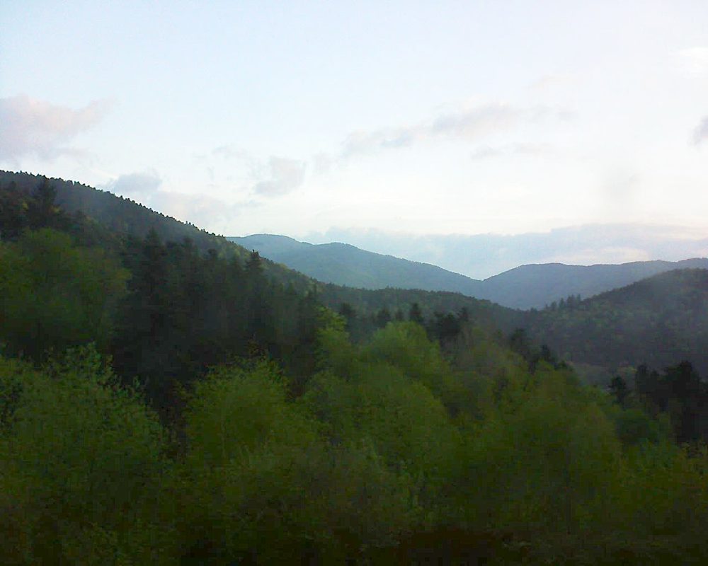 Le petit ballon vu depuis le Domaine Langmatt à Murbach le 24.04.2018 à 06:45 Le petit ballon (Alsace, Vosges) le 24.04.2018 à 06:45