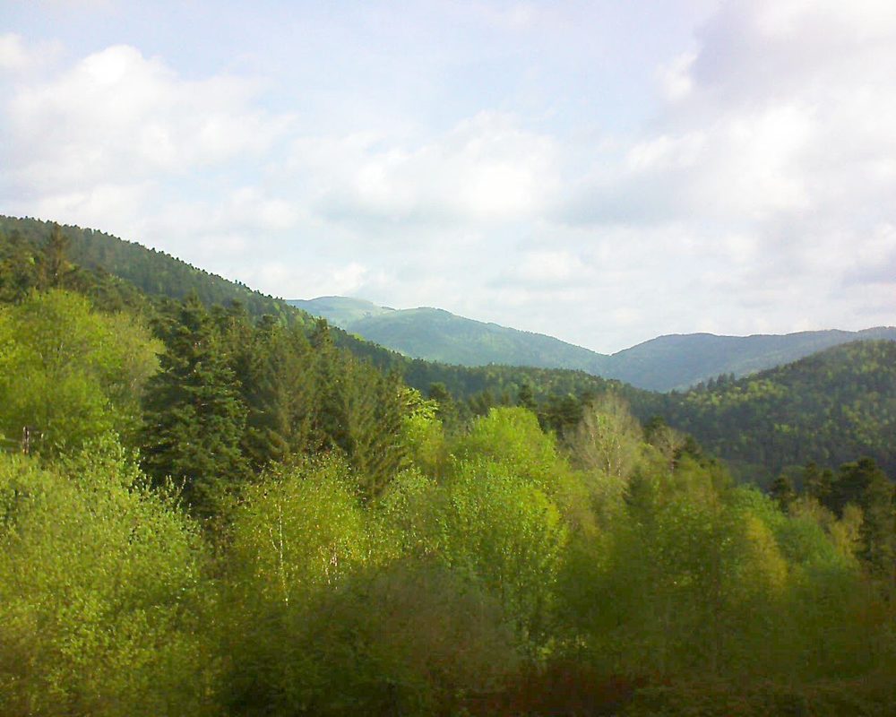 Le petit ballon vu depuis le Domaine Langmatt à Murbach le 24.04.2018 à 09:30 Le petit ballon (Alsace, Vosges) le 24.04.2018 à 09:30