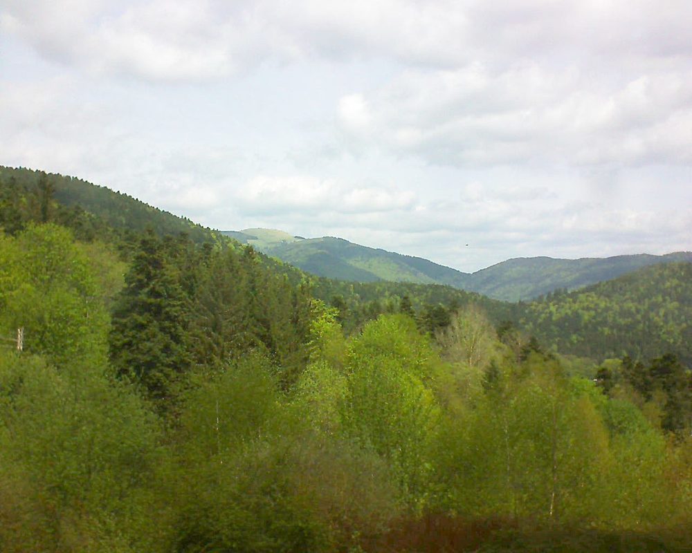 Le petit ballon vu depuis le Domaine Langmatt à Murbach le 24.04.2018 à 12:15 Le petit ballon (Alsace, Vosges) le 24.04.2018 à 12:15