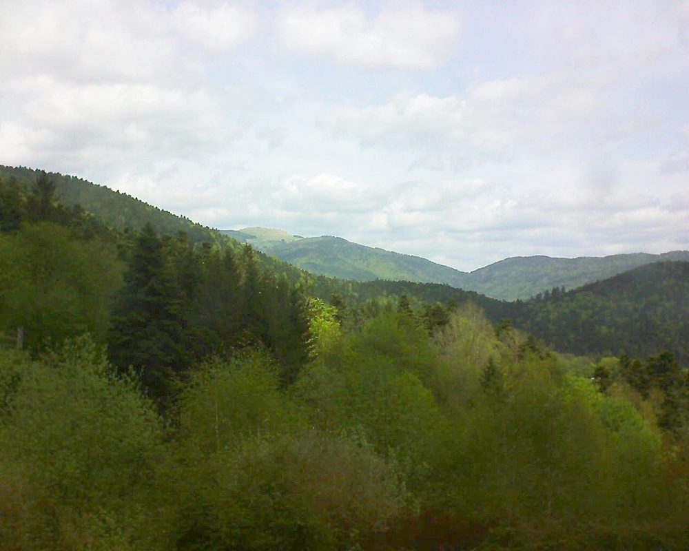 Le petit ballon vu depuis le Domaine Langmatt à Murbach le 24.04.2018 à 12:30 Le petit ballon (Alsace, Vosges) le 24.04.2018 à 12:30