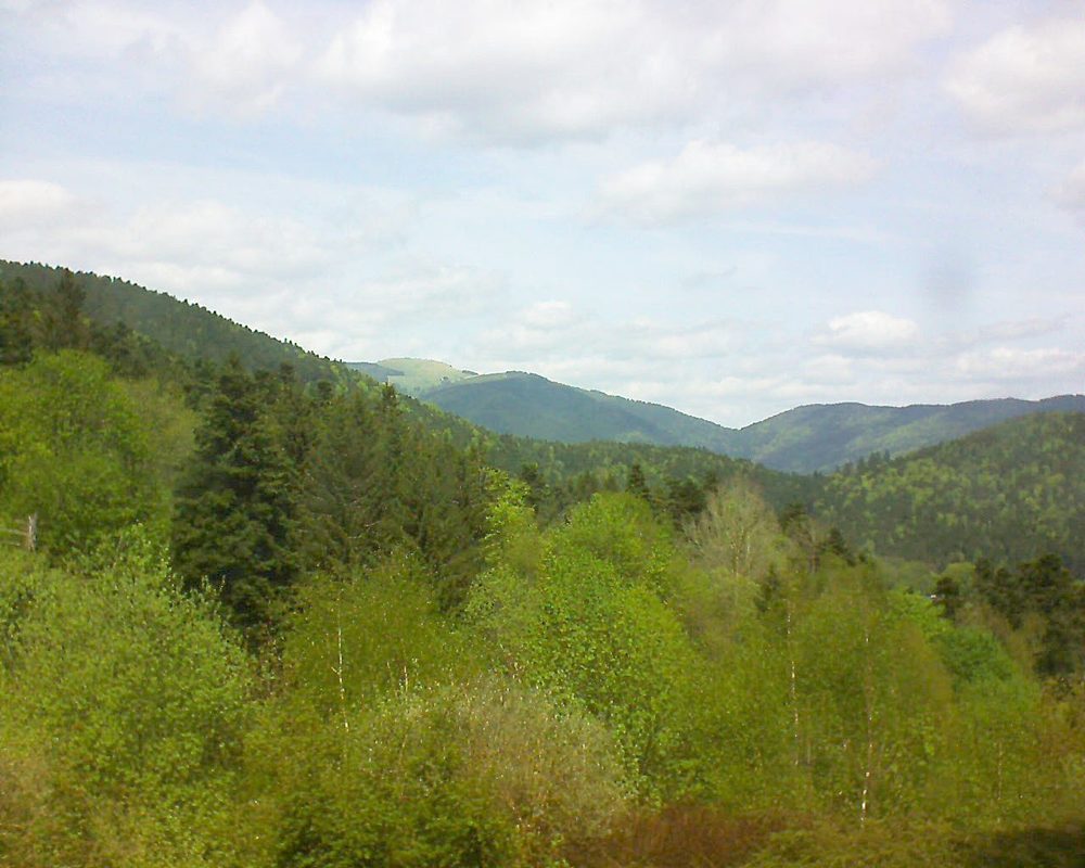 Le petit ballon vu depuis le Domaine Langmatt à Murbach le 24.04.2018 à 13:15 Le petit ballon (Alsace, Vosges) le 24.04.2018 à 13:15