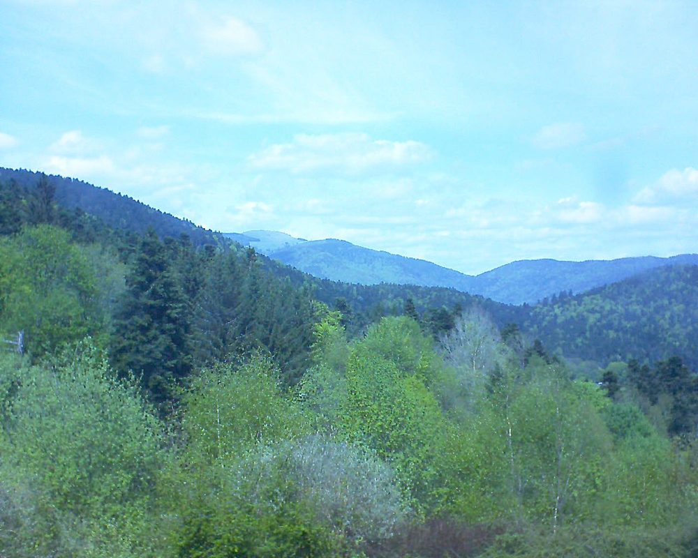 Le petit ballon vu depuis le Domaine Langmatt à Murbach le 24.04.2018 à 13:45 Le petit ballon (Alsace, Vosges) le 24.04.2018 à 13:45