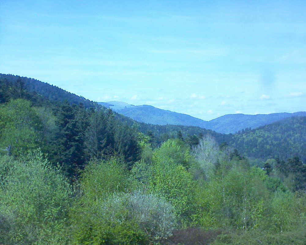 Le petit ballon vu depuis le Domaine Langmatt à Murbach le 24.04.2018 à 15:30 Le petit ballon (Alsace, Vosges) le 24.04.2018 à 15:30