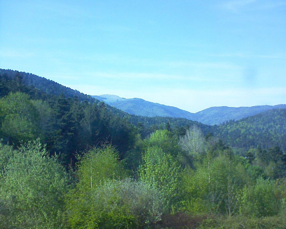 Le petit ballon vu depuis le Domaine Langmatt à Murbach le 24.04.2018 à 17:15 Le petit ballon (Alsace, Vosges) le 24.04.2018 à 17:15