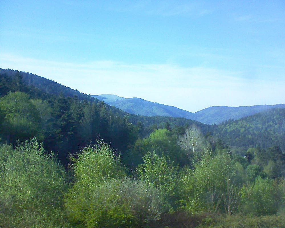 Le petit ballon vu depuis le Domaine Langmatt à Murbach le 24.04.2018 à 17:45 Le petit ballon (Alsace, Vosges) le 24.04.2018 à 17:45