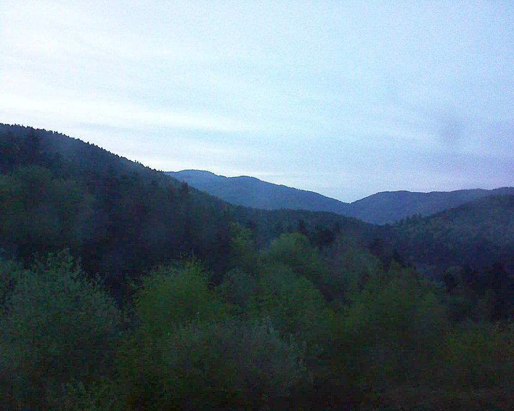 Le petit ballon vu depuis le Domaine Langmatt à Murbach le 24.04.2018 à 20:45 Le petit ballon (Alsace, Vosges) le 24.04.2018 à 20:45