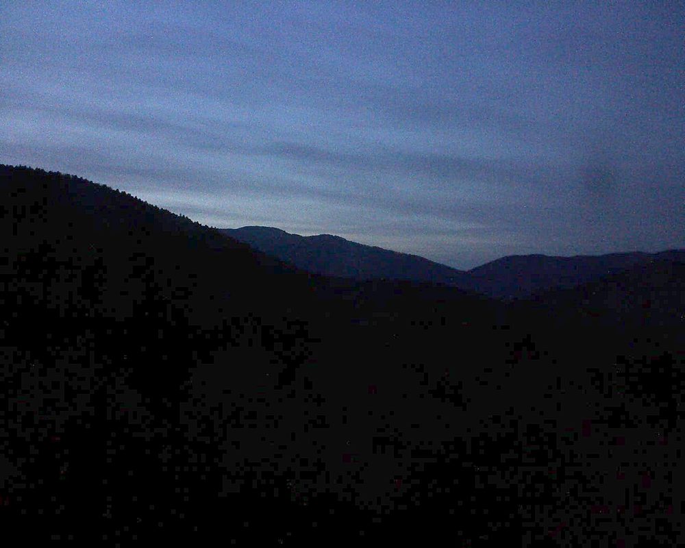 Le petit ballon vu depuis le Domaine Langmatt à Murbach le 24.04.2018 à 21:00 Le petit ballon (Alsace, Vosges) le 24.04.2018 à 21:00