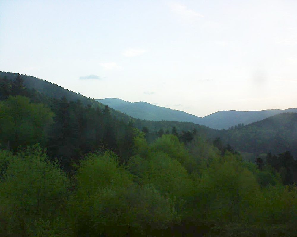 Le petit ballon vu depuis le Domaine Langmatt à Murbach le 25.04.2018 à 06:30 Le petit ballon (Alsace, Vosges) le 25.04.2018 à 06:30