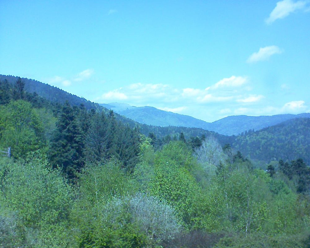 Le petit ballon vu depuis le Domaine Langmatt à Murbach le 25.04.2018 à 13:45 Le petit ballon (Alsace, Vosges) le 25.04.2018 à 13:45
