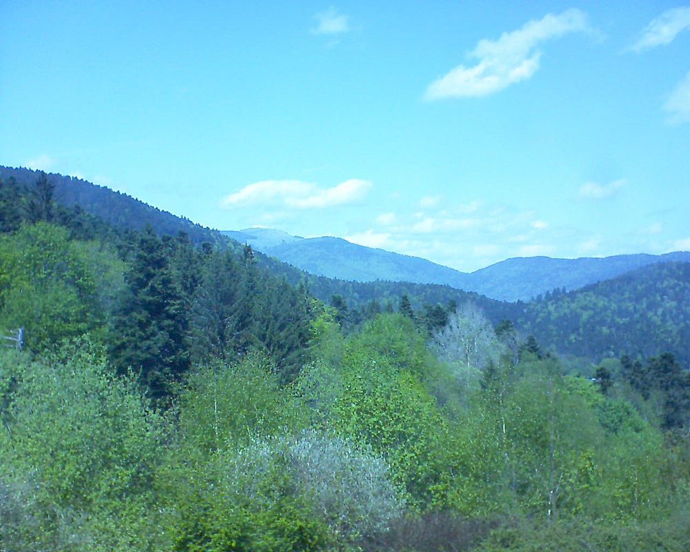 Le petit ballon vu depuis le Domaine Langmatt à Murbach le 25.04.2018 à 14:00 Le petit ballon (Alsace, Vosges) le 25.04.2018 à 14:00