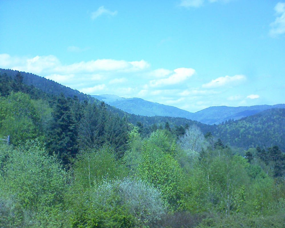 Le petit ballon vu depuis le Domaine Langmatt à Murbach le 25.04.2018 à 14:15 Le petit ballon (Alsace, Vosges) le 25.04.2018 à 14:15