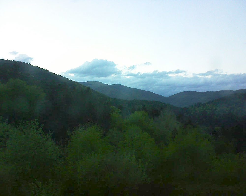 Le petit ballon vu depuis le Domaine Langmatt à Murbach le 25.04.2018 à 20:30 Le petit ballon (Alsace, Vosges) le 25.04.2018 à 20:30