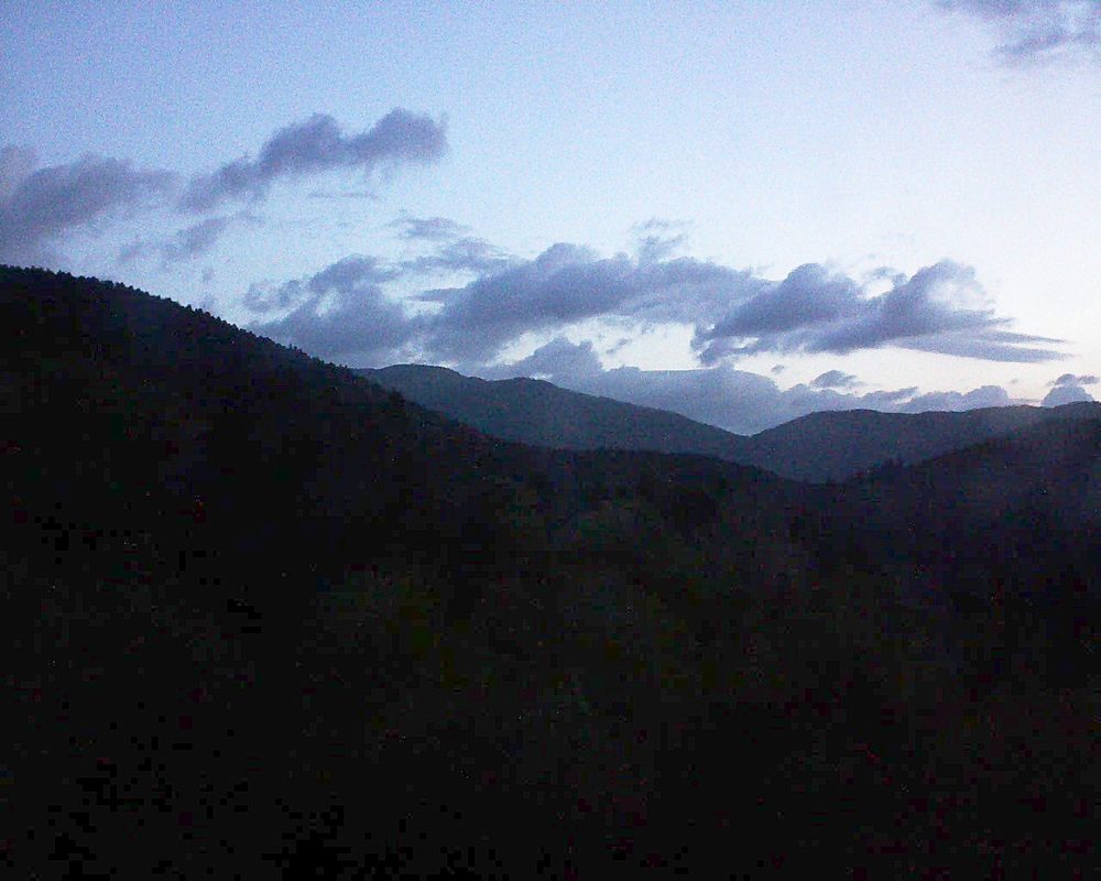 Le petit ballon vu depuis le Domaine Langmatt à Murbach le 26.04.2018 à 06:00 Le petit ballon (Alsace, Vosges) le 26.04.2018 à 06:00
