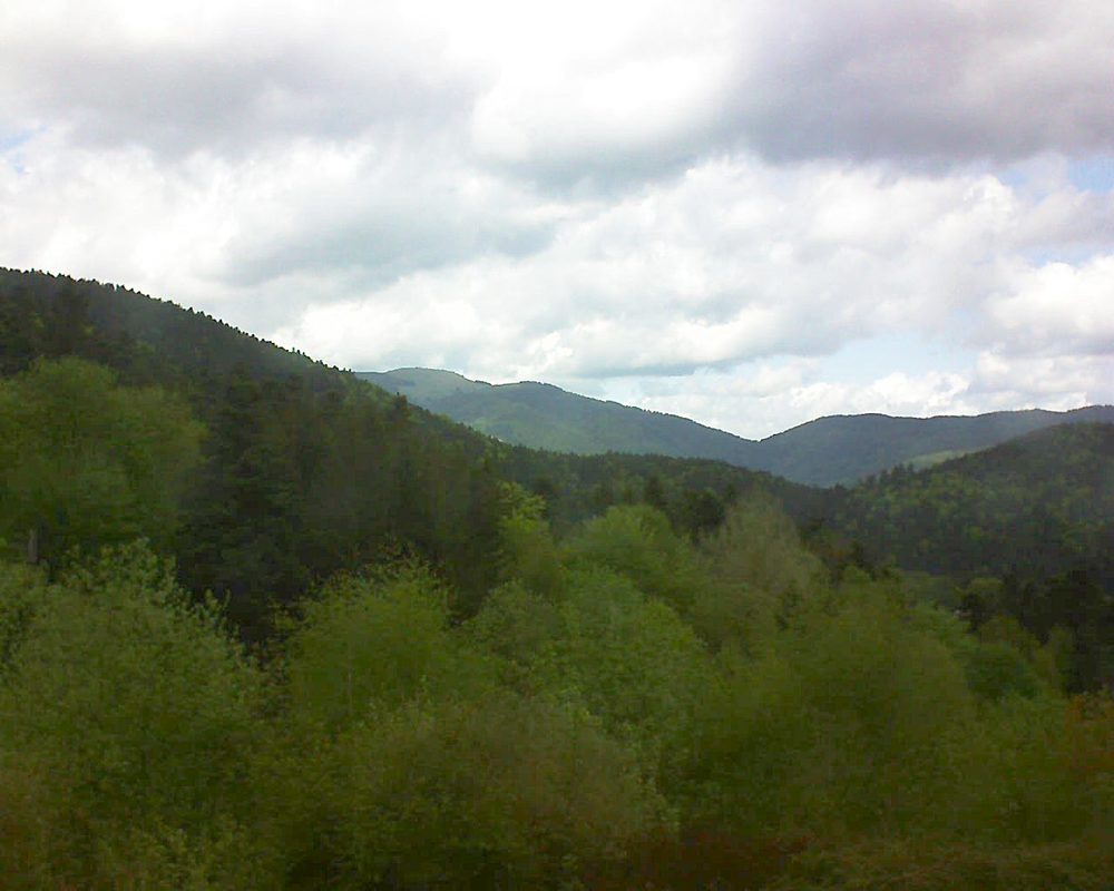 Le petit ballon vu depuis le Domaine Langmatt à Murbach le 26.04.2018 à 12:45 Le petit ballon (Alsace, Vosges) le 26.04.2018 à 12:45